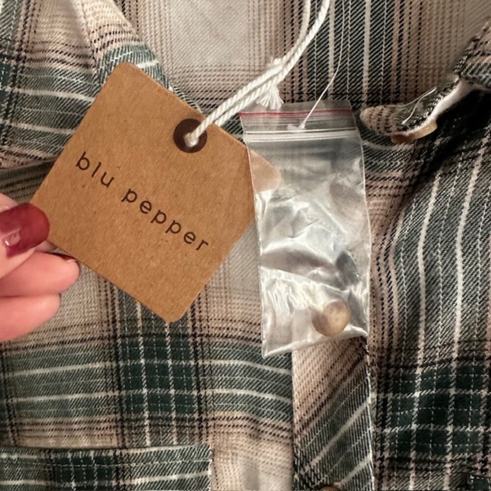 Blu Pepper NWT Green Ivory Plaid Flannel Button Down Shirt Small - Picture 7 of 11